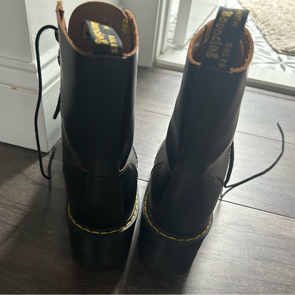 LEONA WOMEN'S VINTAGE SMOOTH LEATHER HEELED BOOTS size 8 W - Picture 6 of 6